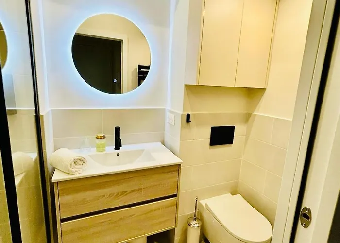 Charming In Port De شقة نيس