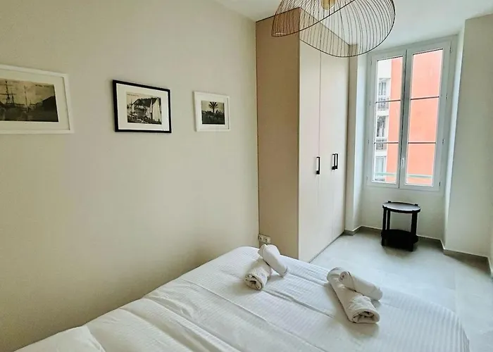 Appartement Charming In Port De Nice